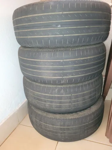 Jogo pneus 235/55 R18 Hankook 