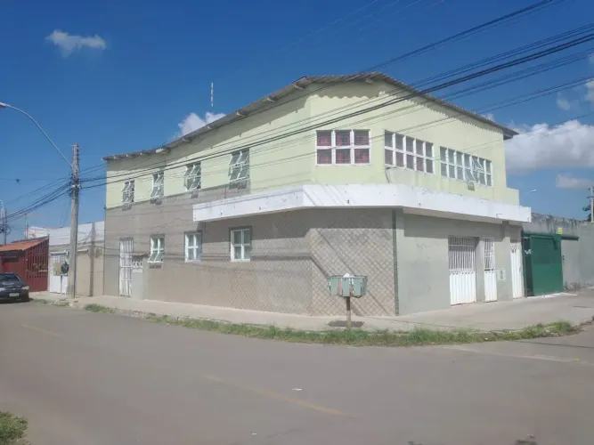 Vende-se conjunto integrado de Kitnets na QR 117 em Santa Maria Norte - Excelente oportuni