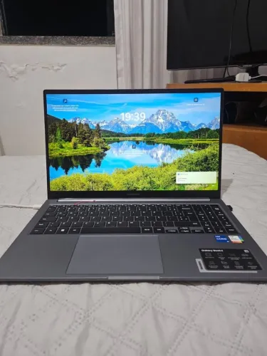 Notebook Samsung Galaxy Book4 Intel Core i5 | 8GB RAM | SSD 256GB | Estado de Novo.