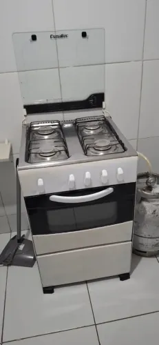 fogão 4 bocas, funcionando perfeitamente