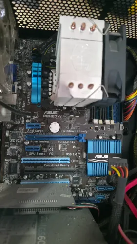 Computador Torre Thermaltake com I5