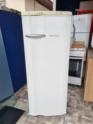 GELADEIRA ELECTROLUX 240L DEGELO PRÁTICO