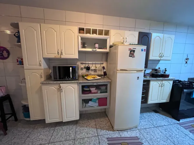 Armário de cozinha completo