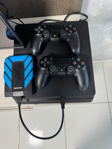 Ps4 slim 1 TB