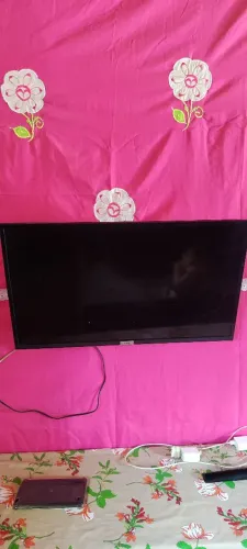 Tv TCL com a tela um pouco escura 