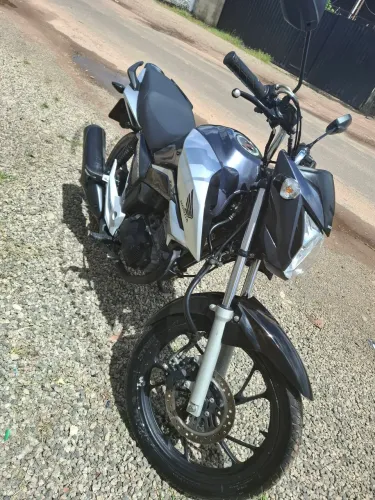 Vende-se uma linda titan 160 2023 