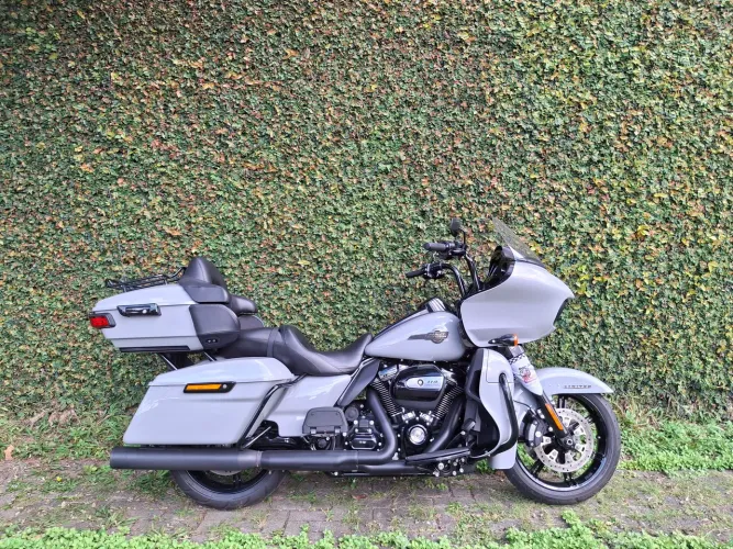 Road Glide Limited Impecável