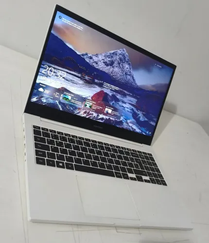 Samsung Book E30 SSD top!