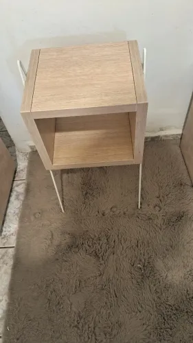 Nicho mesa de cabeceira com suporte