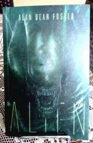 Livro Alien a novelização do Filme editora Aleph