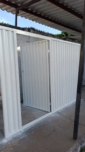 vendo portão de correr galvanizado, pintado tamanho 3mt de comprimento por 2 de altura  