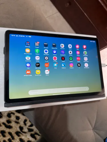 Produto Original Tablet Samsung Galaxy Tab S10 Fe 10.9, Caneta E Capa Cinza (Usado)