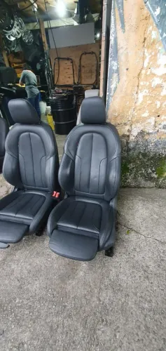 Bancos BMW elétricos X1 modelo recaro