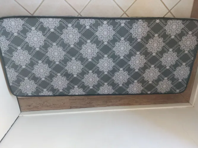 Colchão solteiro novo.