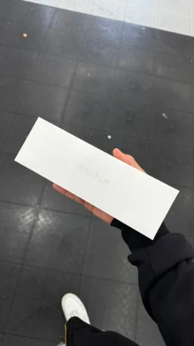 Apple Watch Series 11 - 42mm | Preto com Pulseira Preta S/M - LACRADO 1 ANO DE GARANTIA