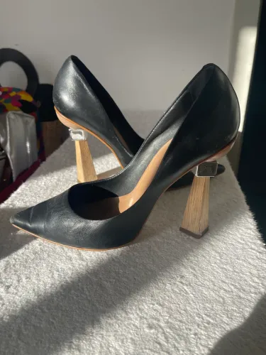 Scarpin marca Carrano 