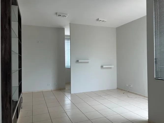 Sala Comercial Sobreloja em frente HU 