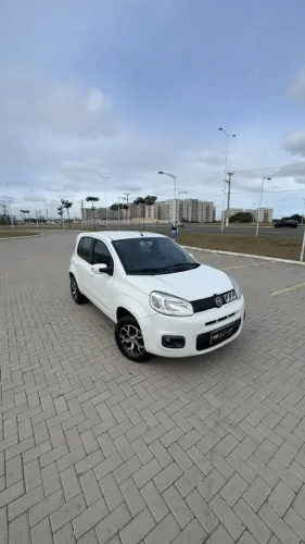Fiat Uno Attractive 1.4 EVO Fire Flex 8V 4P 2016
