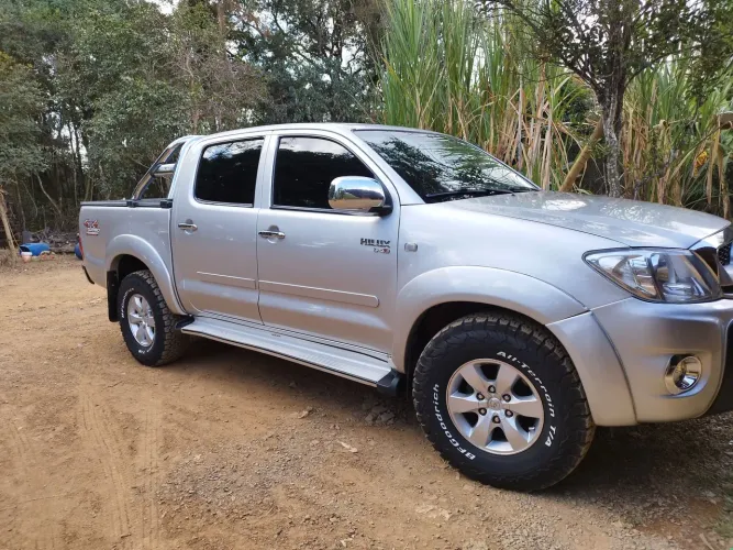 Toyota Hilux CD D4-d 4X4 2.5 16V 102cv TB Dies. 2011