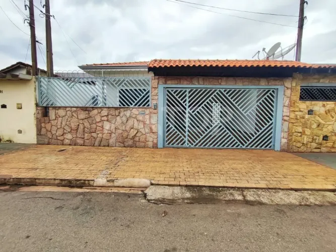 Casa padrão para alugar em Jardim Beatriz, São Carlos - 3 dormitórios e suíte