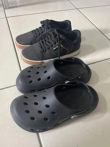 Sapato e crocs infantil