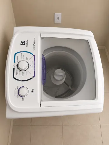 Máquina de lavar semi nova