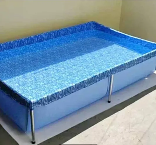Piscina mor 1500 litros.