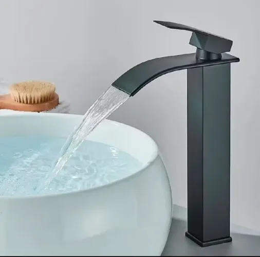 Torneita Cascata Banheiro metal Preta nova 30cm
