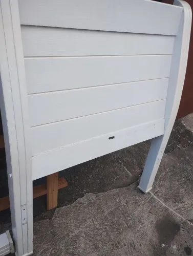 Cama de solteiro MDF branca usada 
