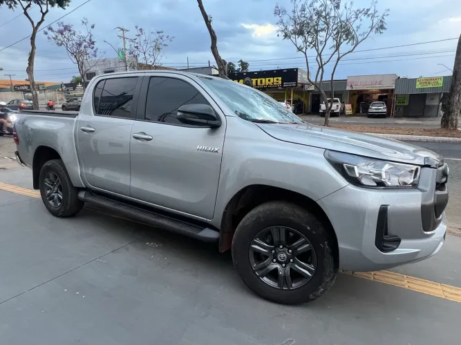 Toyota Hilux CD SR 4X4 2.8 TDI Diesel Aut. 2024