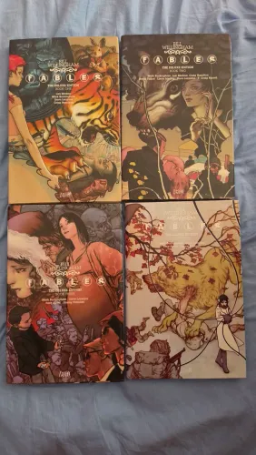 HQ's Fables (Fábulas): Deluxe edition - Book 1, 2, 3 e 4(Importado)