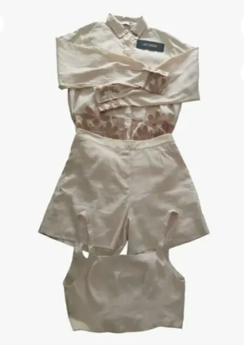 CONJUNTO CAMISA/SHORT/TOP, MARCA ANNE FERNANDES, NOVO!
