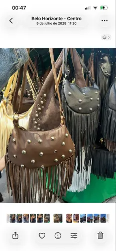 bolsa marrom com franjas de couro legítimo