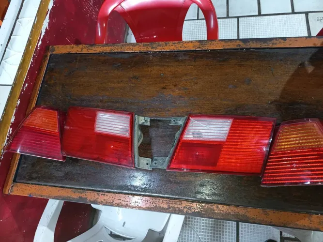 Lanternas trazeira SANTANA MALA E PONTA