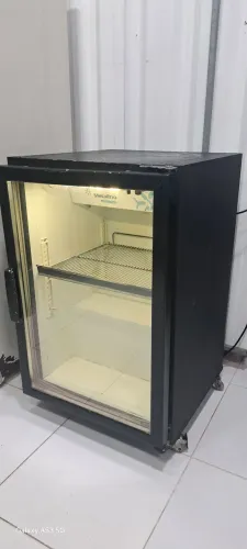 Frigobar expositor METALFRIO