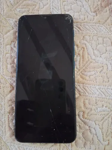 Celular moto E 7 Plus tela quebrada