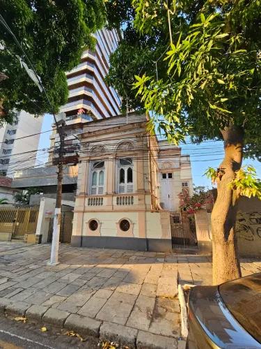 ALUGUEL CASARÃO NA AV NAZARÉ (alugo todo ou parte)