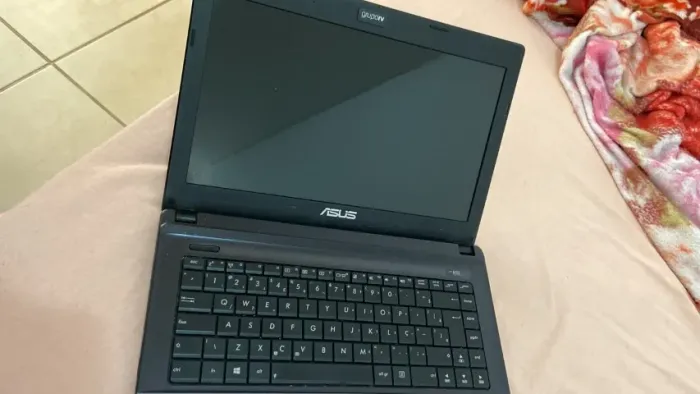 Notebook ASUS Completo (Para Revisão / Peças ou Restauração)