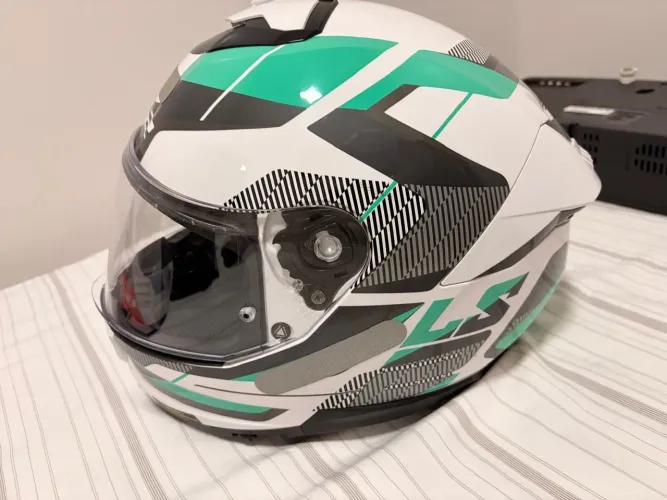 Vendo Capacete ls2 usado apensas 3 vezes