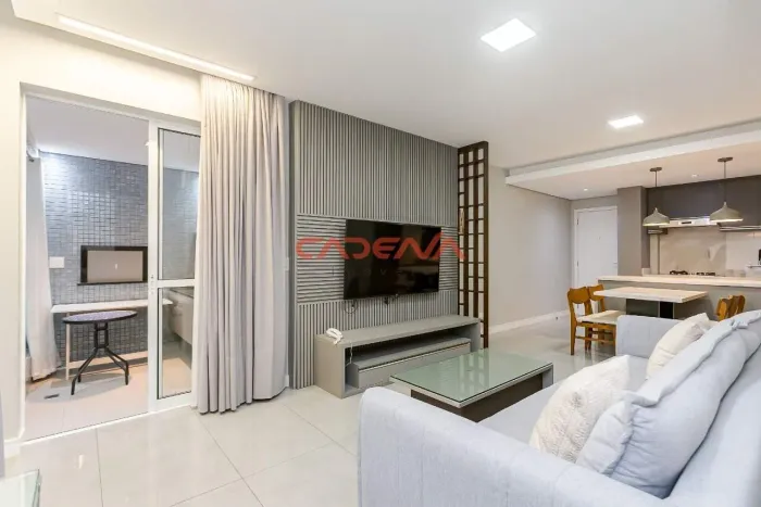 Apartamento com 2 suítes e 1 vaga para aluguel no Centro