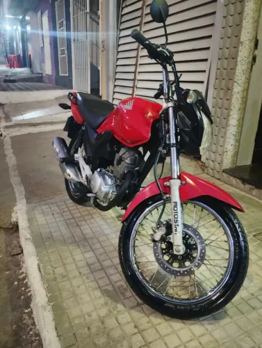 Vende-se ou troco por carro fan 150 ESDI 13/14