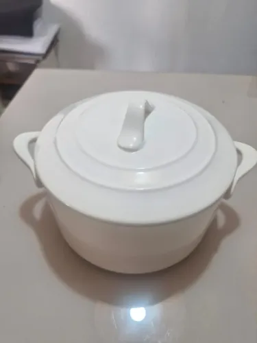 Vendo Tigela com Tampa em Porcelana Branca