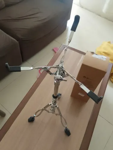 Estante de Caixa DC música nova