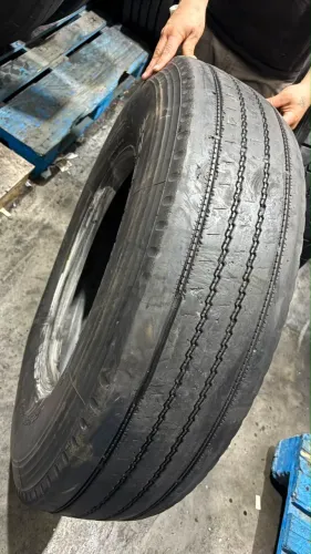 Vendo pneu usado Xbri 295/80 usado