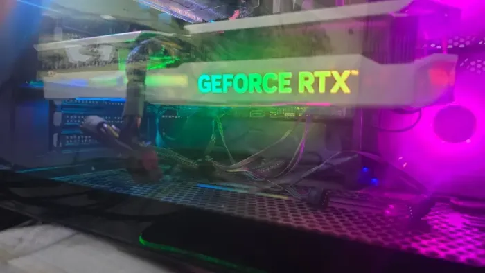 Placa De Vídeo Galax Geforce RTX 4070 White 12gb Gddr6x Usado 100%