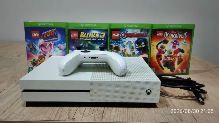 Vendo XBOX ONE S, CONTROLE ORIGINAL+ 4 JOGOS LEGO.