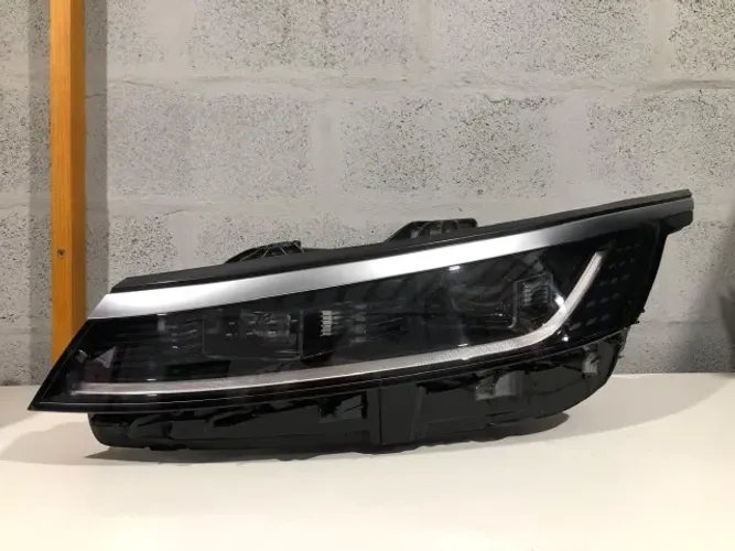 Farol Esquerdo/motorista Byd King 2024 A 2025