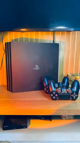 PlayStation 4 PRO - Completo - Bloqueado