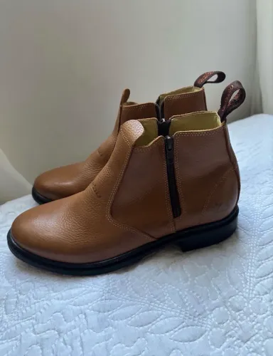 Bota zebu de couro