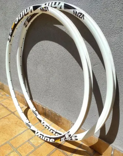 Roda e pneus aro 29